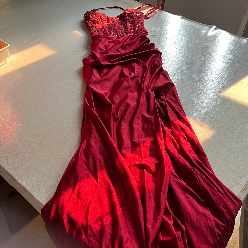 Windsor Red Lace-Up Formal Dress
